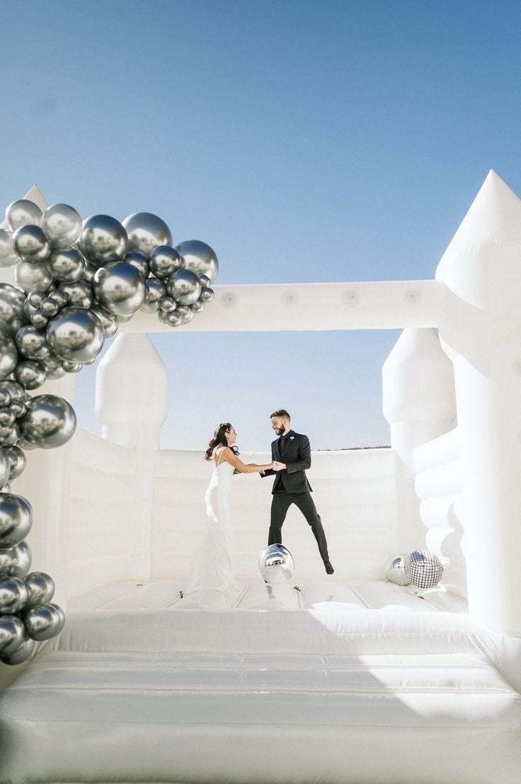 17 X 17 White Bounce House